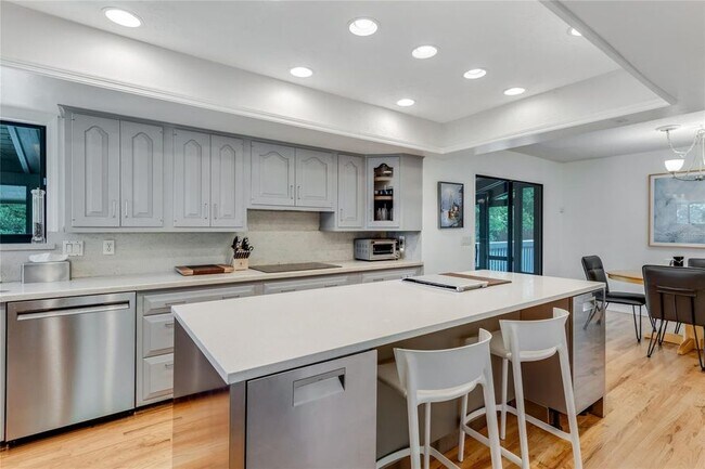 Photo - 315 Sweet Bay Ave