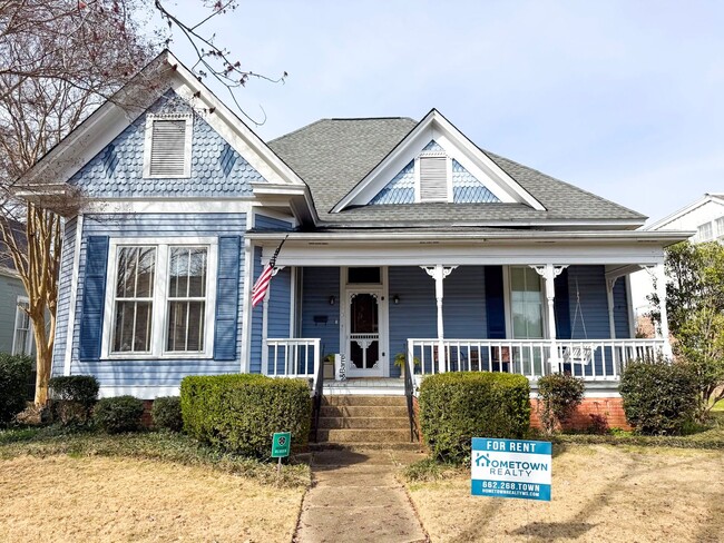 Building Photo - 2 bed/ 2 bath downtown home!