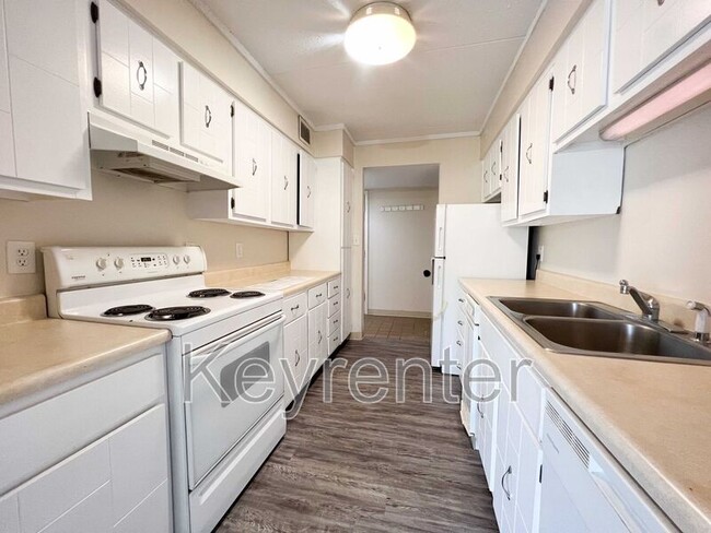 Photo - 530 Berlin Dr