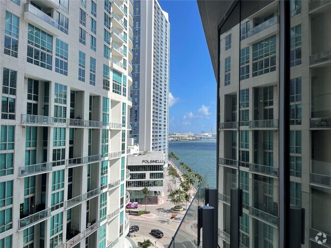 Building Photo - 300 Biscayne Blvd Way Unit 1006E Rental