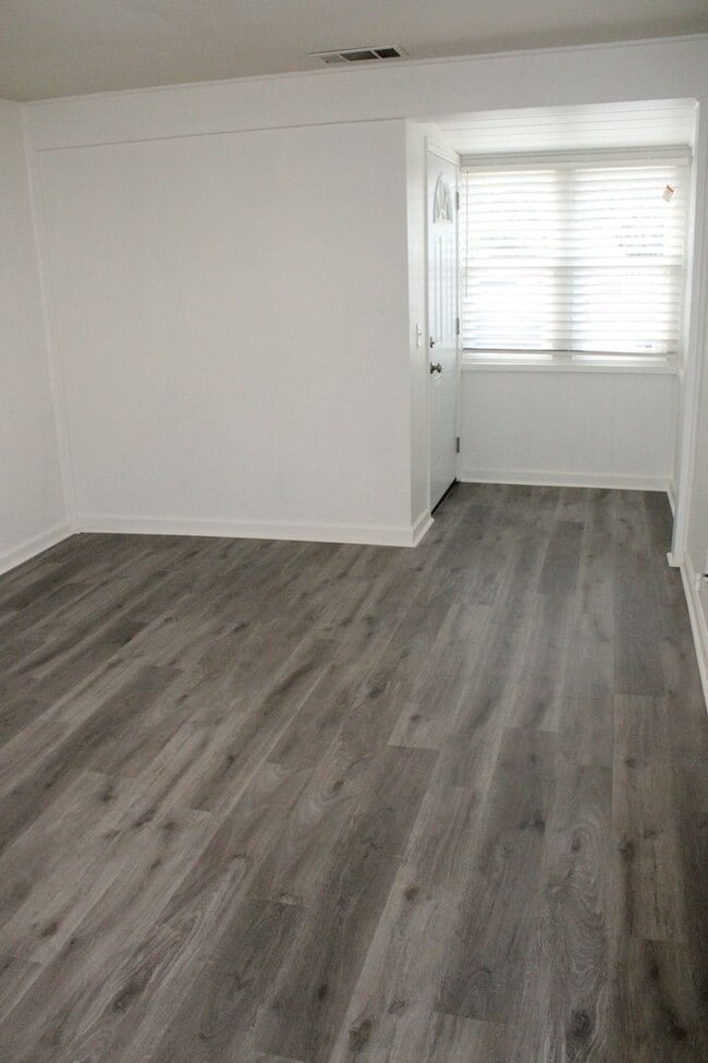 Photo - 2 Bedroom, 1 Bathroom Single Story House in Antioch with Garage and Side Yard Access