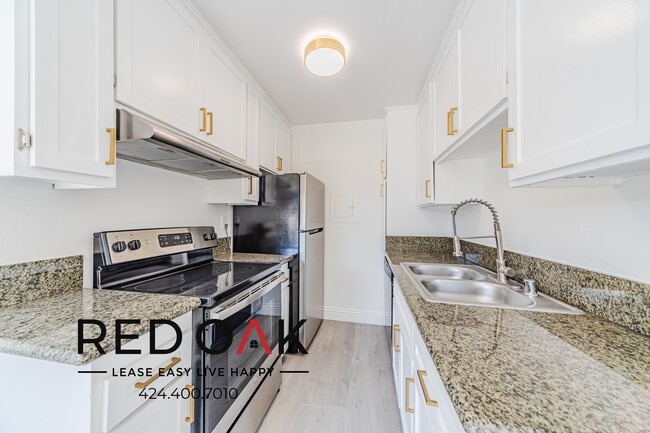 1757 N Orange Dr Unidad 306