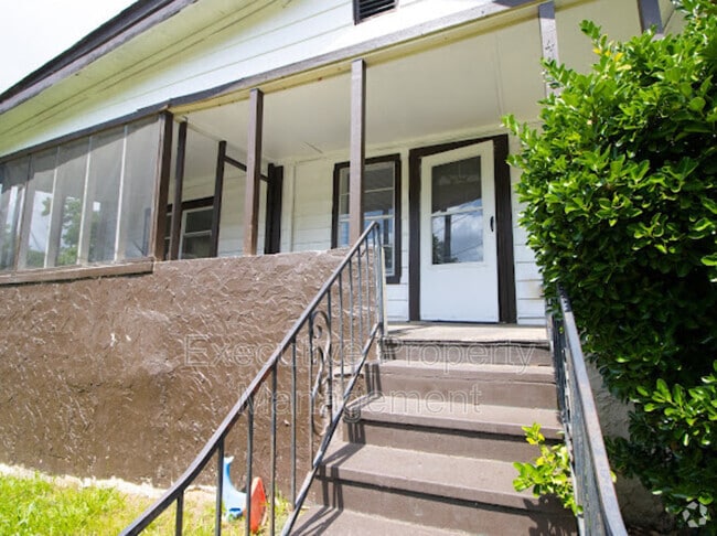 Building Photo - 4418 43rd St N Rental