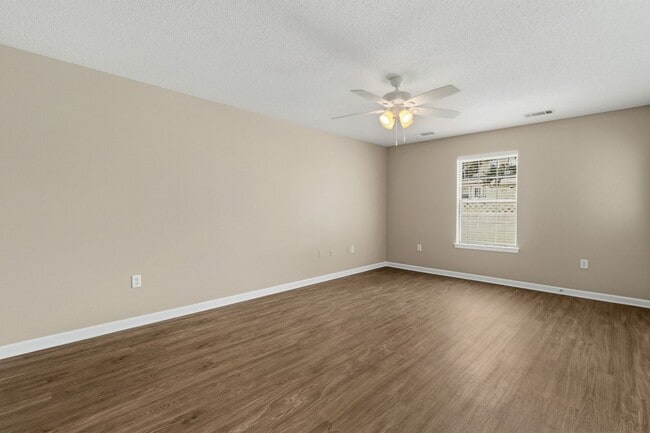 Photo - 1014 Towne Pk E Dr
