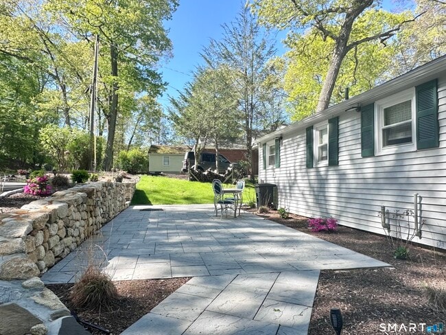 Photo - 554 Lake Dr