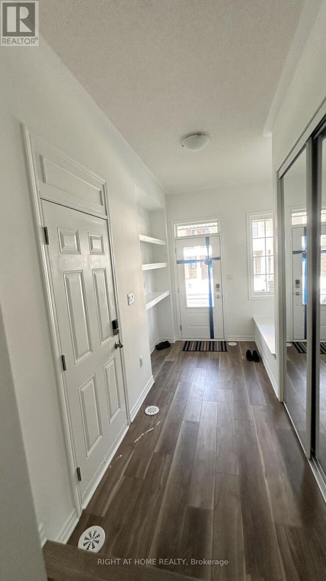 Photo - 8 Walcott Cres