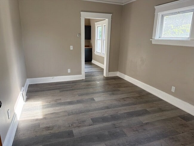 Photo - 10302 Lamontier Ave