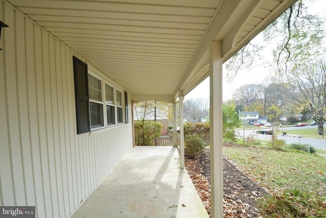 Building Photo - 5111 Gainsborough Dr Rental