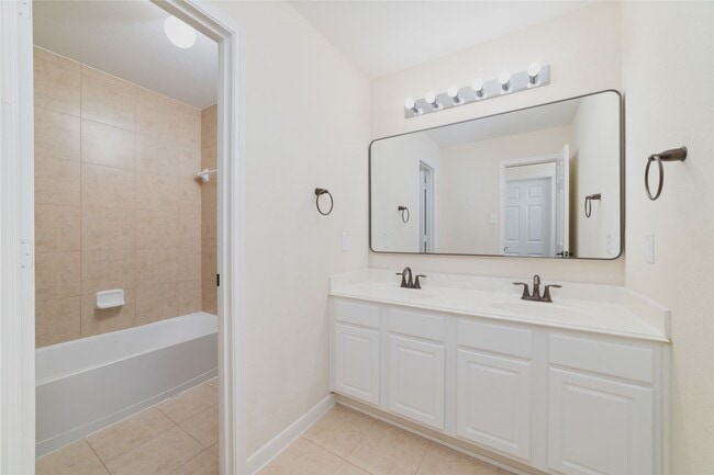 Photo - 14011 Pawnee Trails Dr