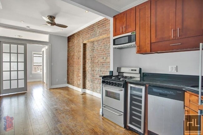 Building Photo - Avenue A Unit 8F