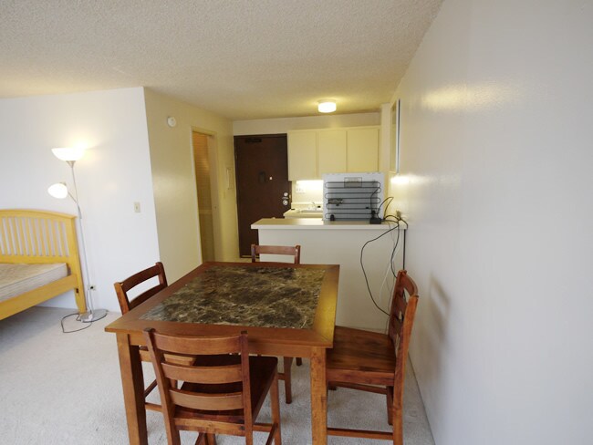 Photo - 1560 Kanunu St