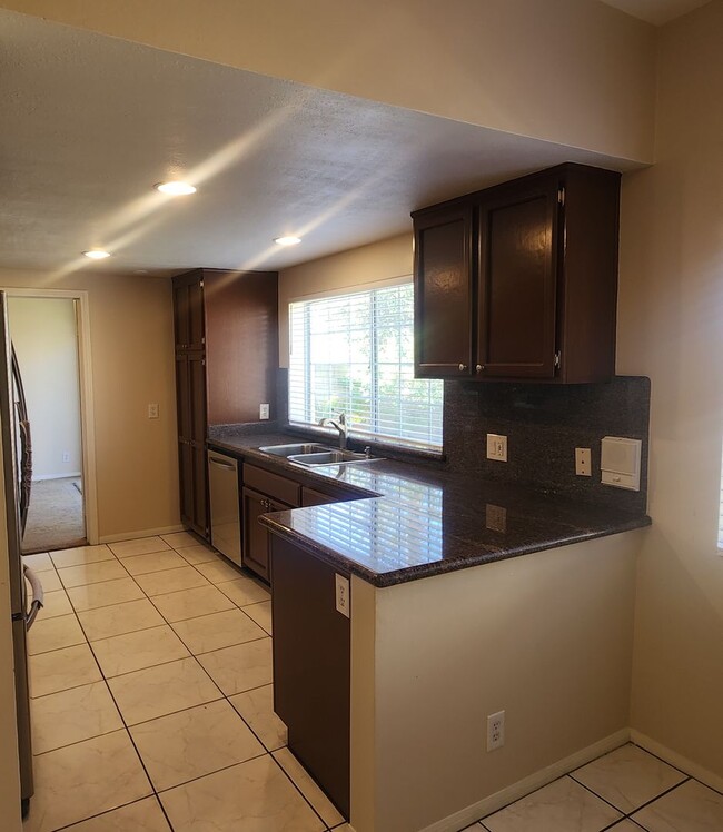 Photo - Amazing 2 story 4 bedroom home in Simi Val...