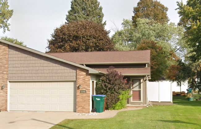 Photo - 2748 W Parkmoor Ct