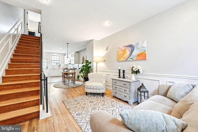 Photo - 2231 League St