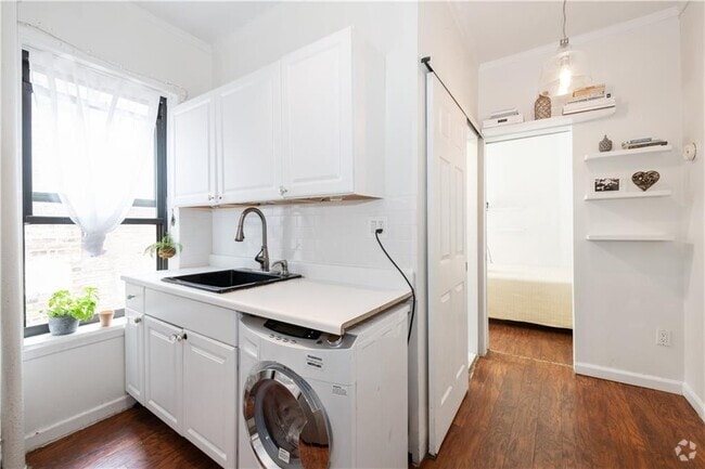 Building Photo - 339 Bedford Ave Unit 23 Rental