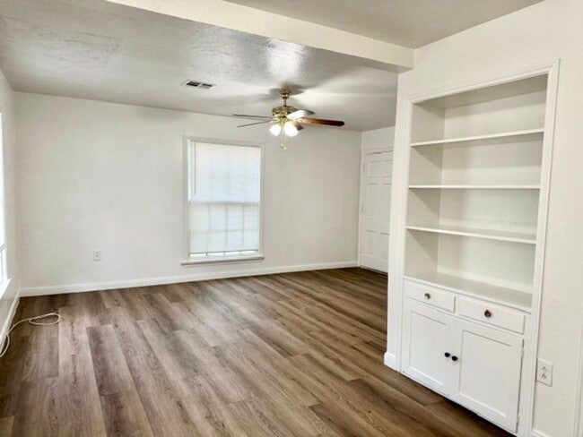 Photo - 2616 Alexander Ave