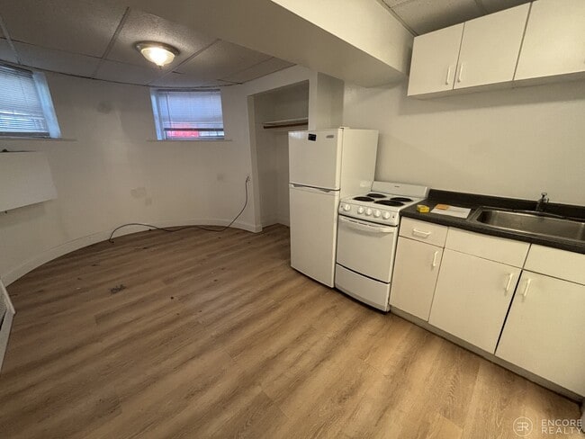 Building Photo - 503 Beacon St Unit A