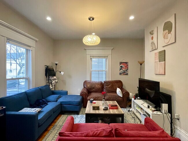 Photo - 2 Worcester St