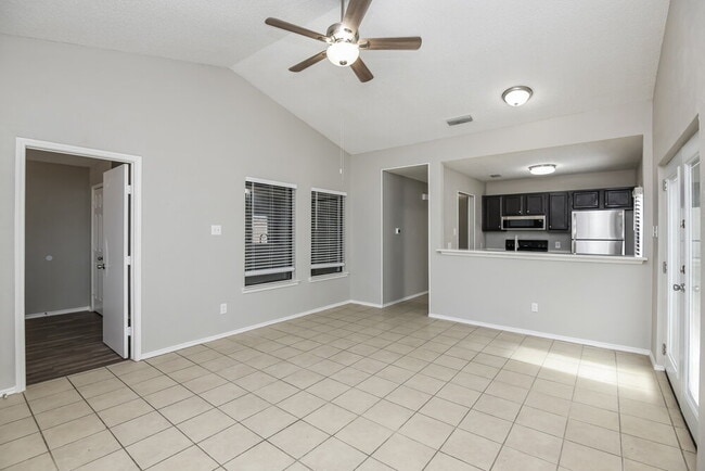 Photo - 140 Callender Dr