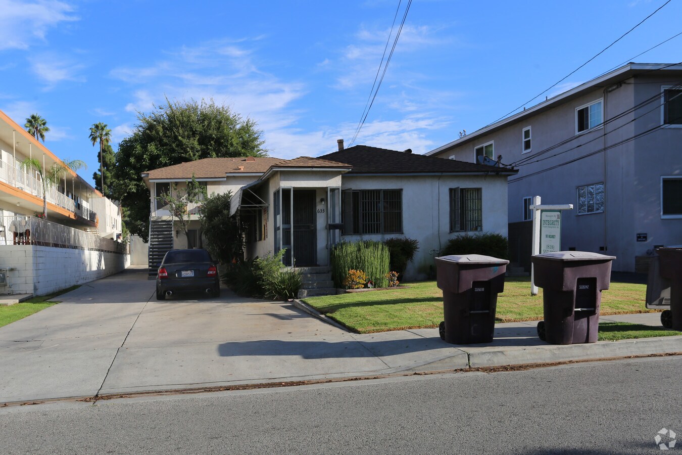 Photo - 633 E Windsor Rd