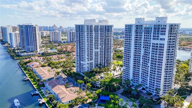 Photo - 21050 Point Pl Unidad 2301