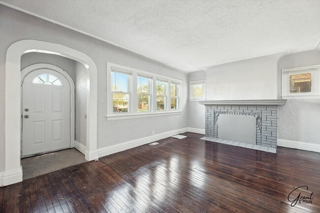 Photo - 3 bedroom 2 bath $1375