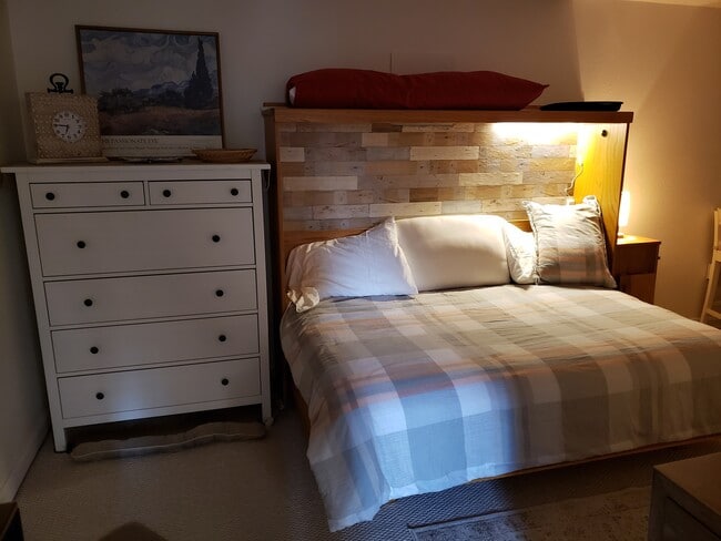 Quiet sleeping space - 4633 Clark Pl NW Unit DC NW Large Studio