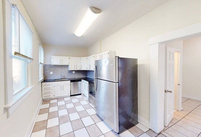 183 E 13th Ave