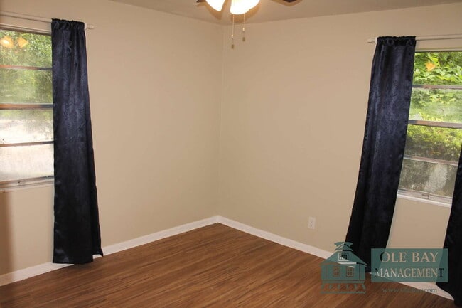 Photo - 1002 Centerwood Dr
