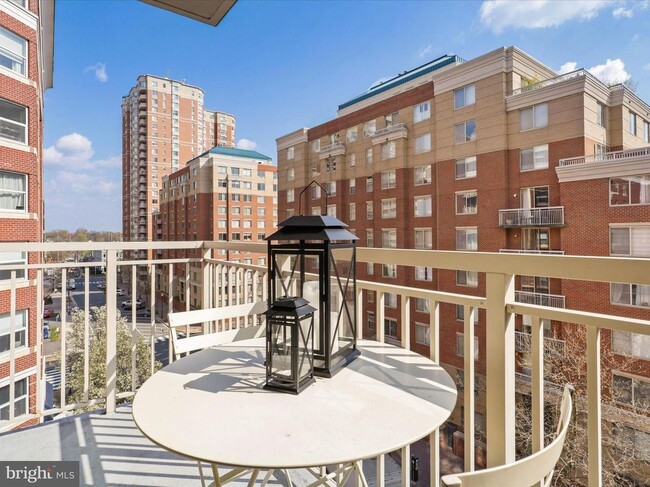 Photo - 820 N Pollard St Unit 511