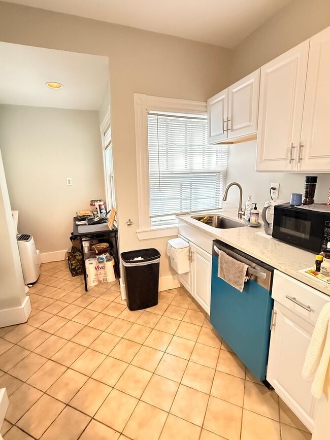 Photo - No Brokers Fee, No Security Deposit, Parking Included, heat, Hot Water Included, Laundry on a Site