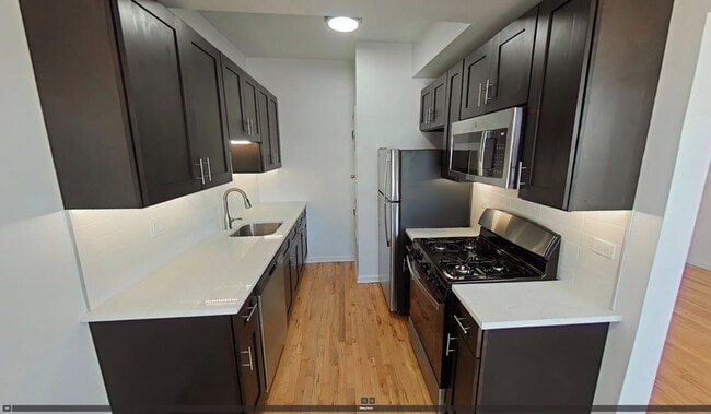 Building Photo - 1555 N Mohawk St Rental