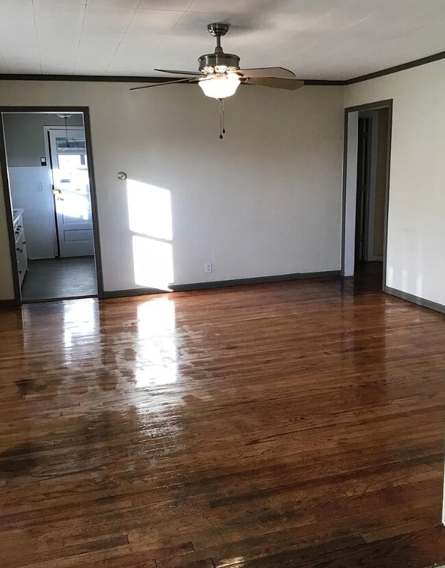 Photo - 208 E 34th St