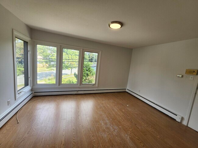 Photo - 84 Dufferin Ave Unit 84-1