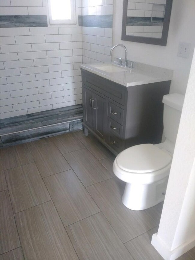 Photo - 219 W 7th St Unidad 722