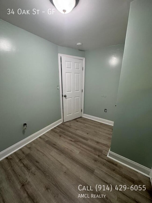 Building Photo - 34 Oak St Unit GF Rental