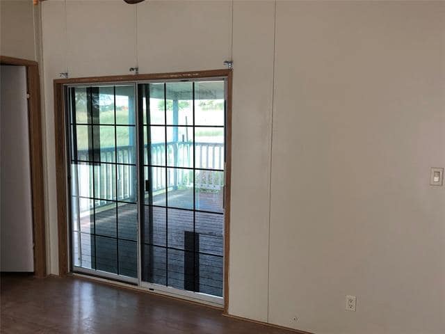 Photo - 461 Lange Way