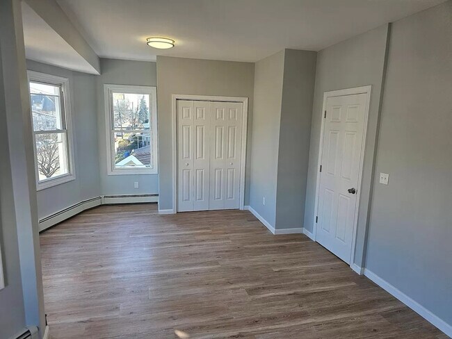 Photo - 206 Lawrence St