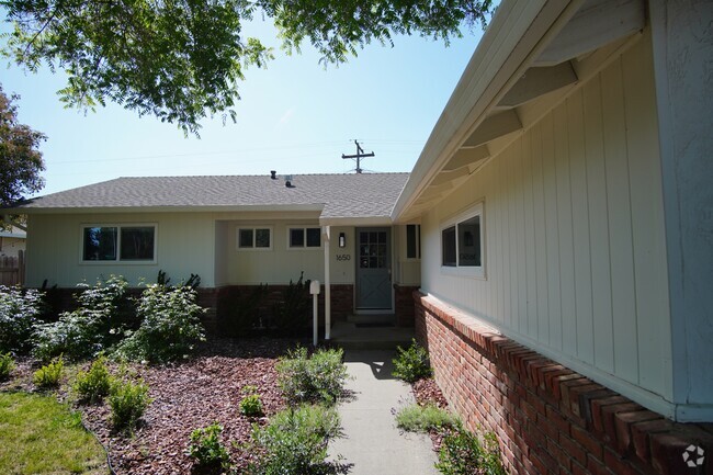 Building Photo - 1650 Archer Dr Rental