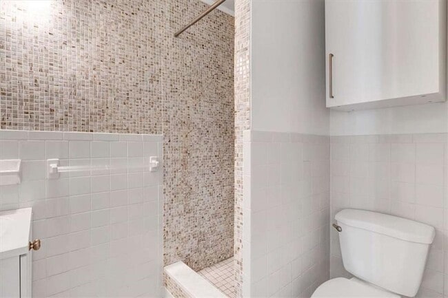 Photo - 952 Myrtle St NE