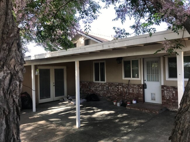 Photo - 14993 Yucca Ave Unit #A