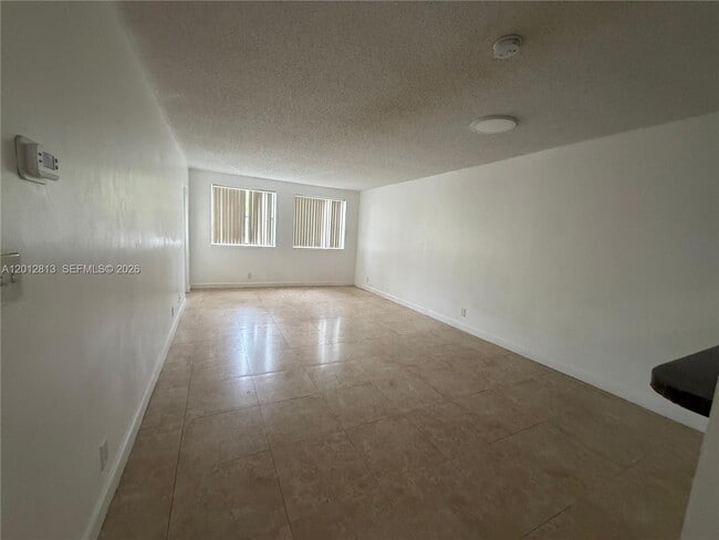 Photo - 8100 Geneva Ct Unidad 241