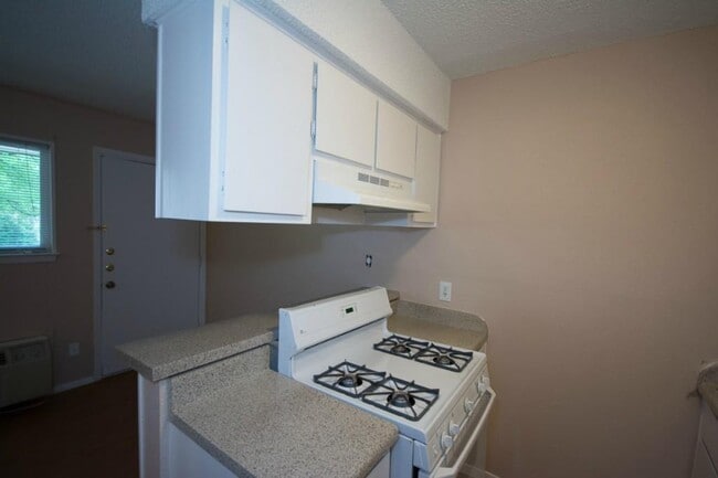 Photo - 400 W 34th St Unit 206