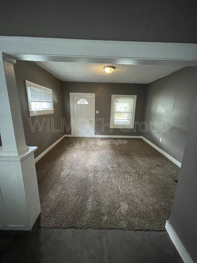 Photo - 4214 E Washington St