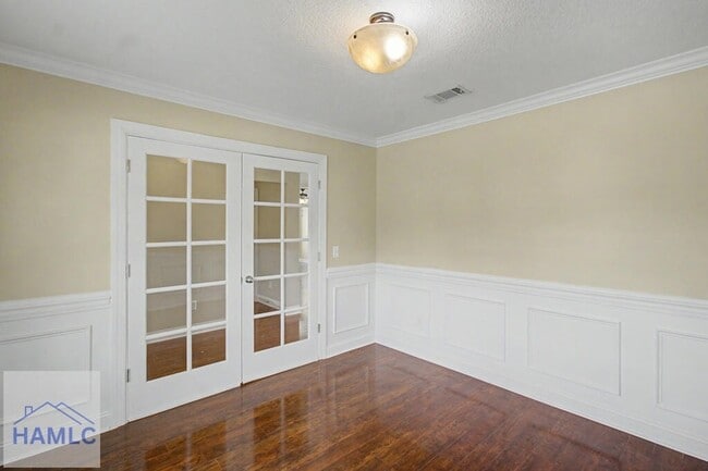 1106 Creekside Cir