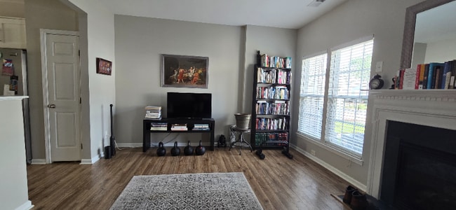 Photo - 4747 Forestridge Commons Dr