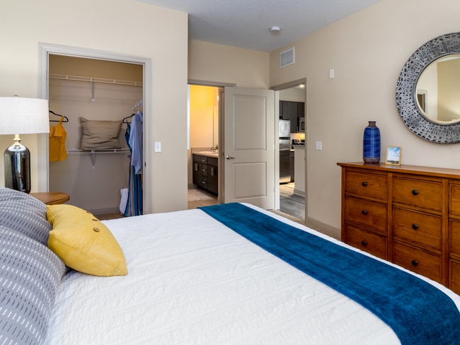 Amplia área de la habitación - Millenia 700 Apartments