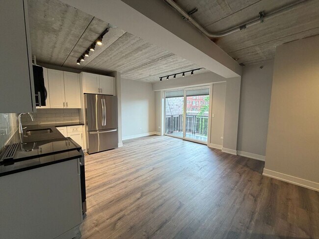 Photo - 952 W Carmen Ave Unit 511