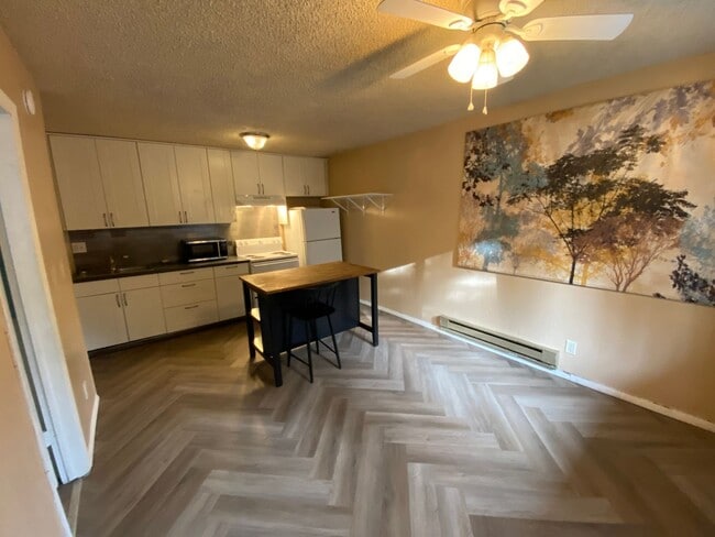 MOST AFFORDABLE: Blue River condo! Great l... - MOST AFFORDABLE: Blue River condo! Great l...