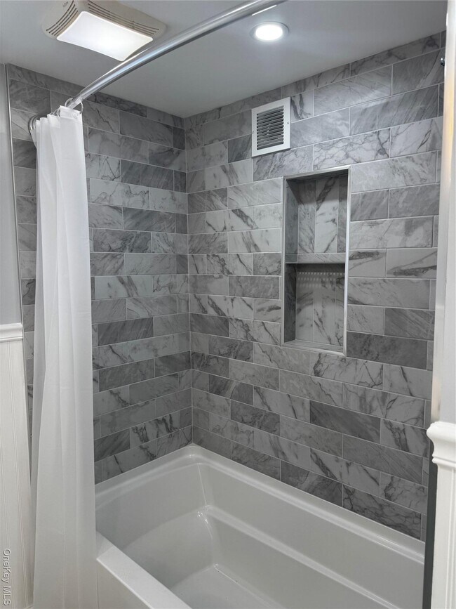 Photo - 8064 Albany Post Rd